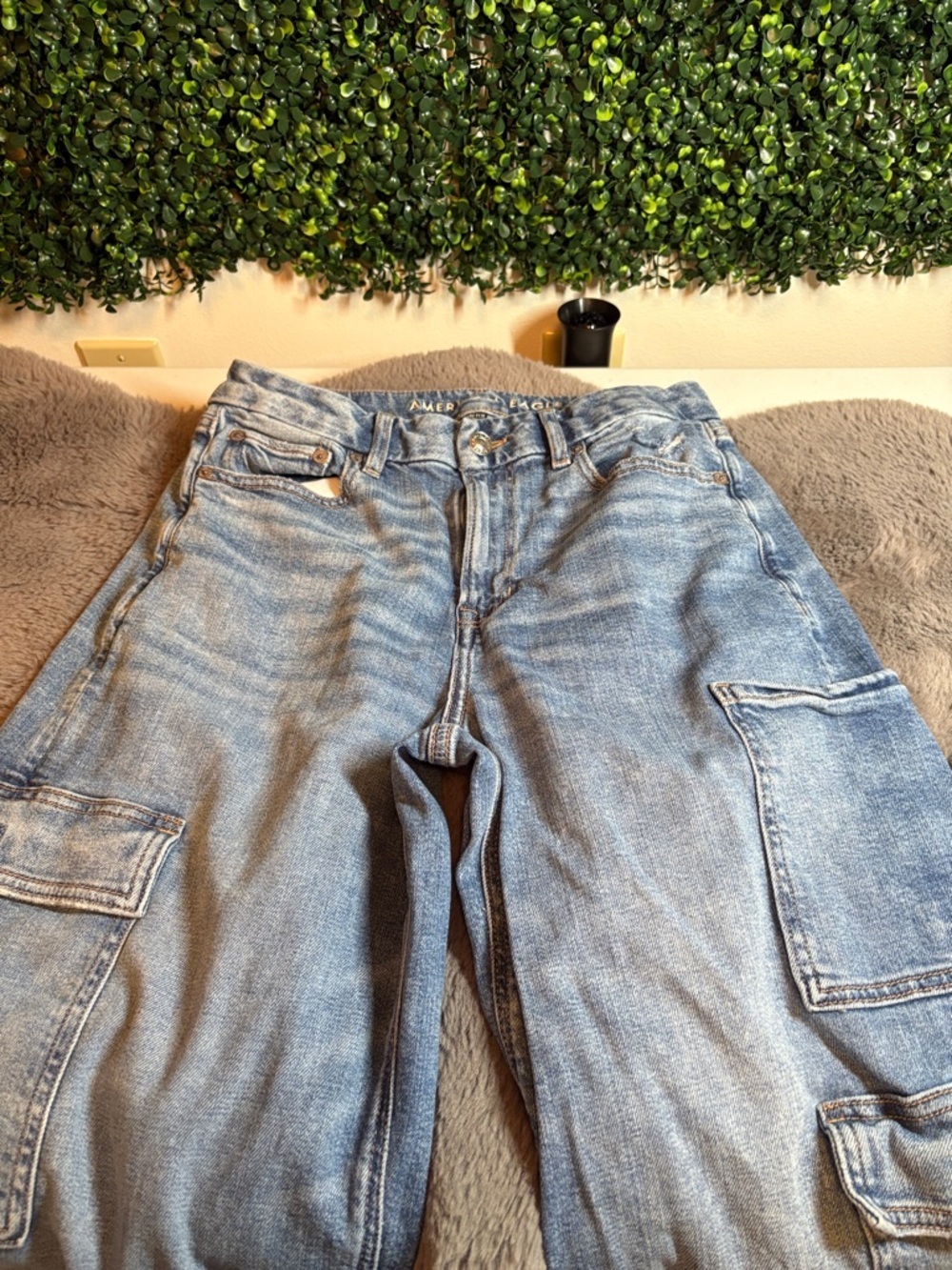 American Eagle Wide Leg Cargo Jeans Size 4 - Picture 2 of 6